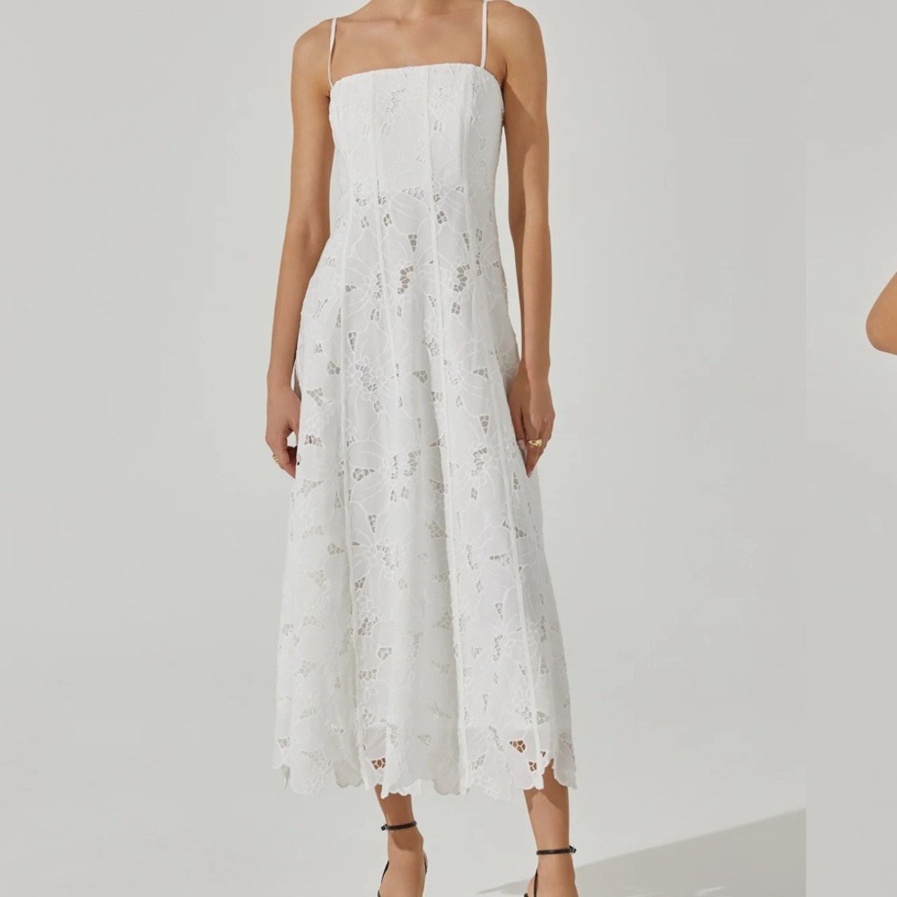 ASTR the label - White lace dress